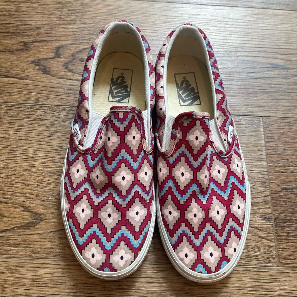 Vans Multicolor Slip-On Sneakers with Geometric Pattern Men’s 8/ Women’s 9.5